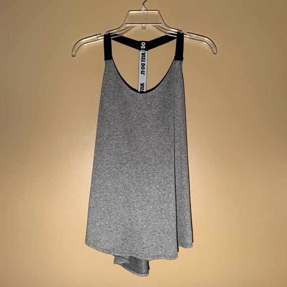 Nike Tops - ‼️LAST CHANCE ‼️Nike Hi•Low Tank